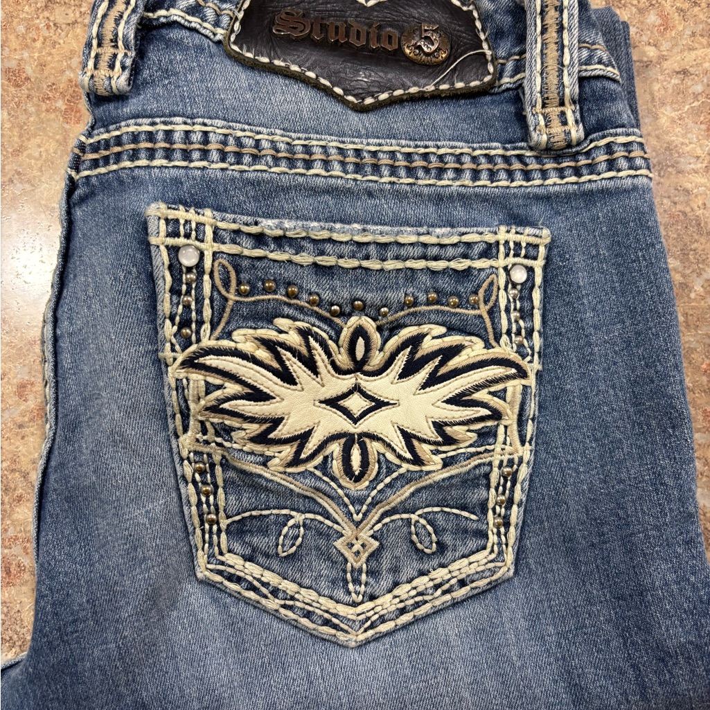 Studio 5 Blue Jeans With Embellished Pockets